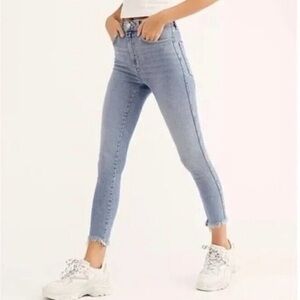 Free People High-Waisted Light Wash Ankle Skinny Jeans Cut off Women's Size 31‎